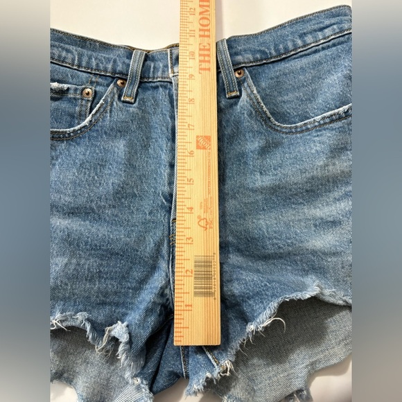 Levi's Woman’s 501 Covered Button Fly Jean Shorts with Distressed Frayed Hem. 26 - Picture 10 of 10